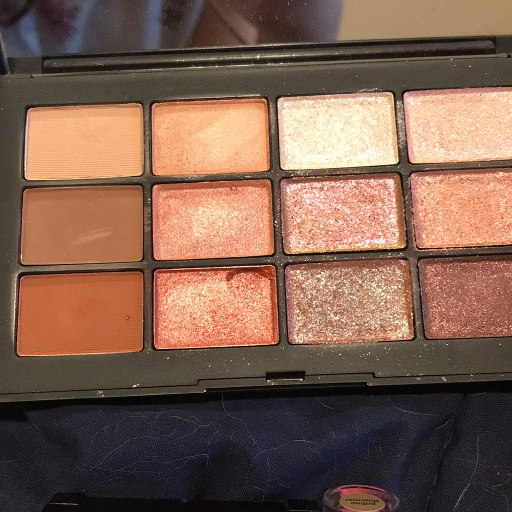 Makeup bundle - Picture 4 of 4